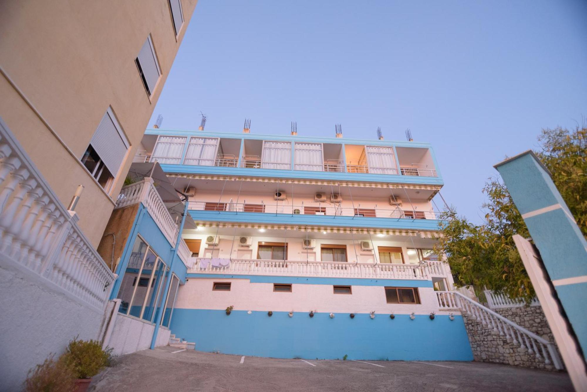 Aurora 3* Vlorë